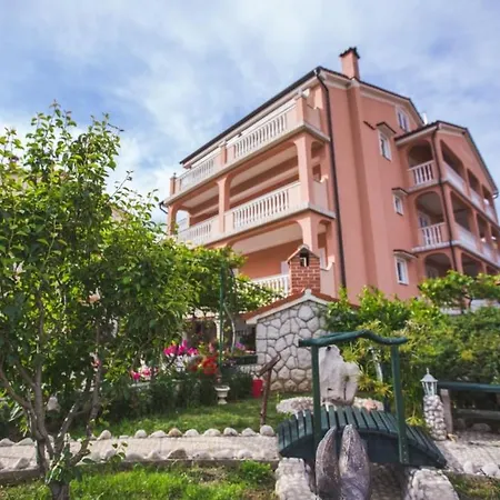 In With Balcony, Air Conditioning, Wifi, Washing Machine 4886-3 Apartman Lopar