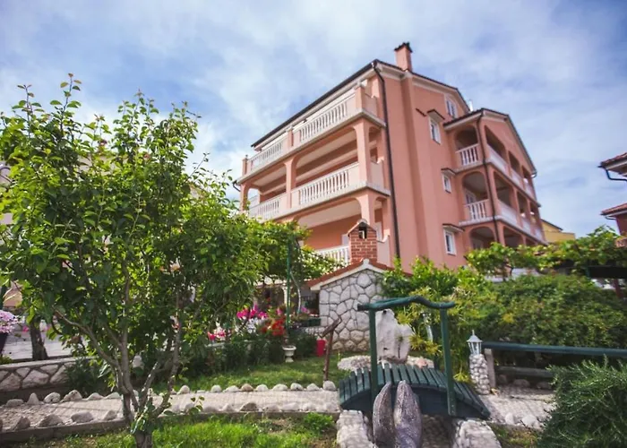 In With Balcony, Air Conditioning, Wifi, Washing Machine 4886-3 Apartamento Lopar