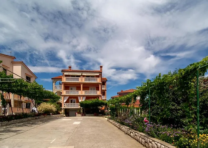 In With Balcony, Air Conditioning, Wifi, Washing Machine 4886-3